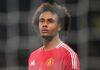 Roma target Zirkzee slated by English press despite Man Utd goal