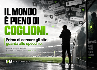 l mondo è pieno di coglioni. E i campi da calcio non fanno eccezione.