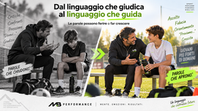 Tuo figlio non ha bisogno di sentirsi giudicato. Ha bisogno di sentirsi guidato.