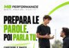 Parlare con il mister: aiutare tuo figlio a preparare le proprie parole Giovane calciatore che chiede un chiarimento al proprio allenatore