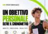 Running: un obiettivo personale oltre il cronometro Adolescente runner su una pista con il messaggio Un obiettivo personale oltre il cronometro